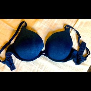 Victoria’s Secret Bra 32D